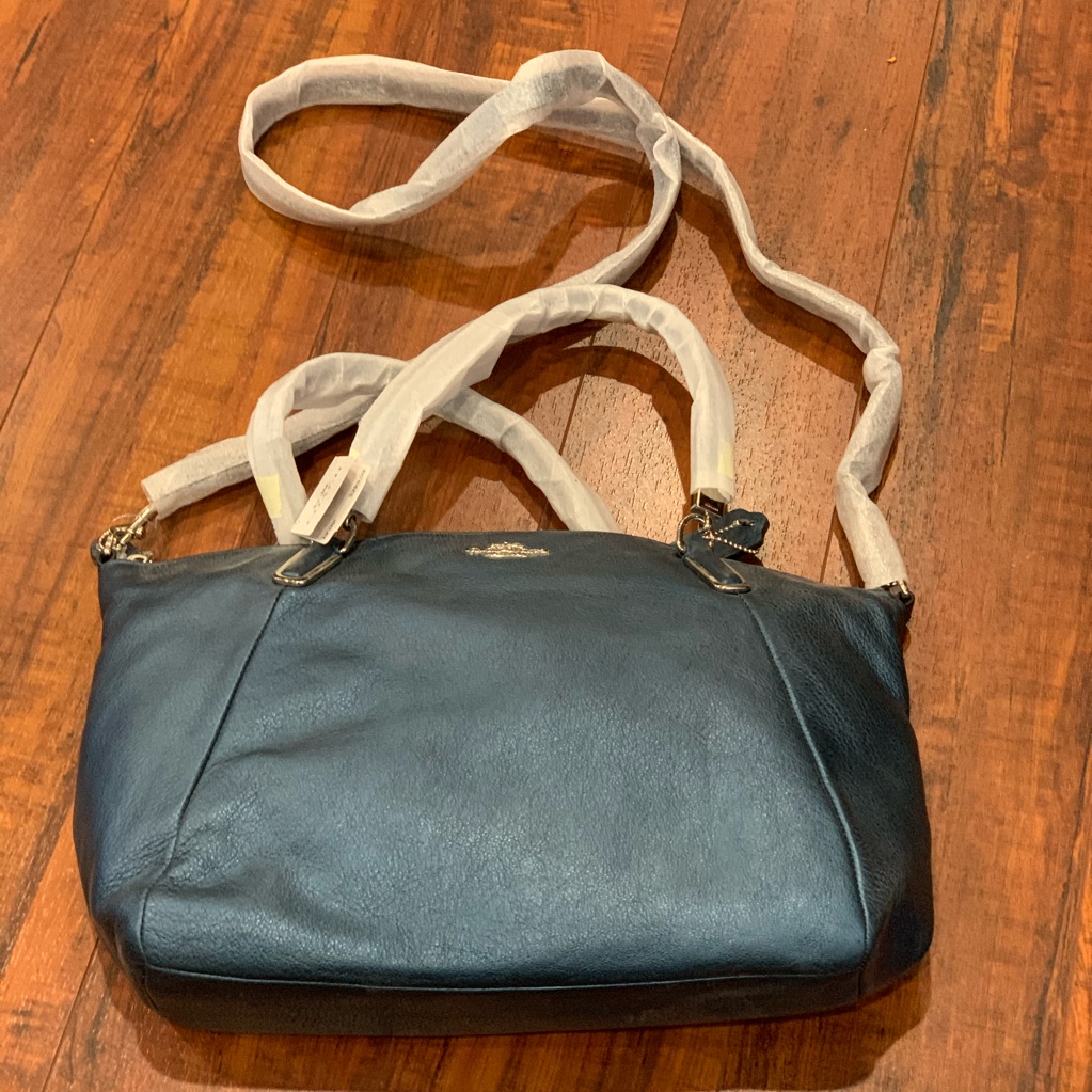 Nwt Coach Small Kelsey Satchel In Pebble Leather